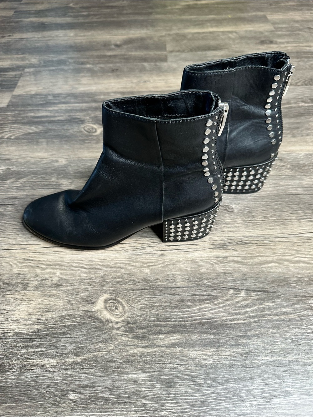 Dolce Vita Black Studded Ankle Boots Rear Zip Block Heel Women’s Size 6.5